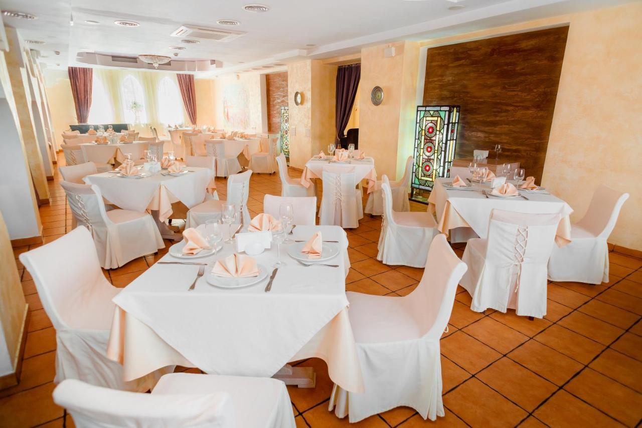 Premier Hotel Shafran Sumy Exterior photo