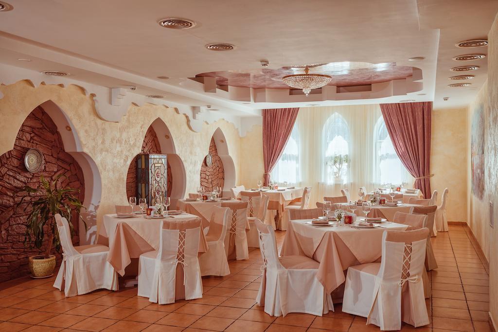 Premier Hotel Shafran Sumy Exterior photo
