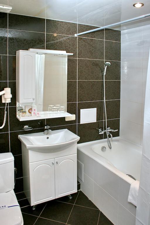 Premier Hotel Shafran Sumy Exterior photo